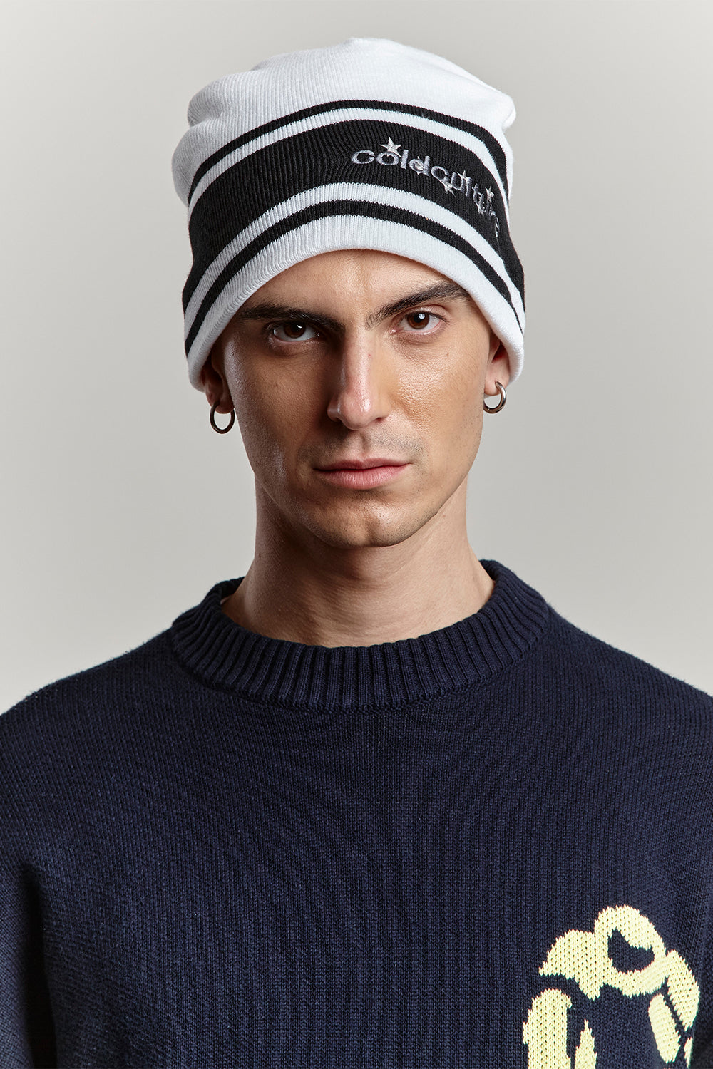 STARS STRAP BEANIE WHITE