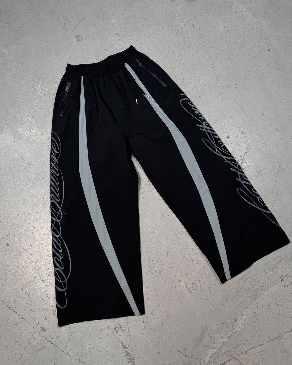 SCRIPT TECH PANTS BLACK