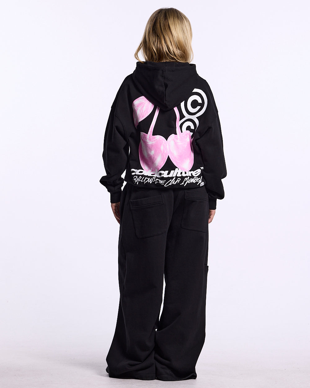 BERRY HOODIE BLACK
