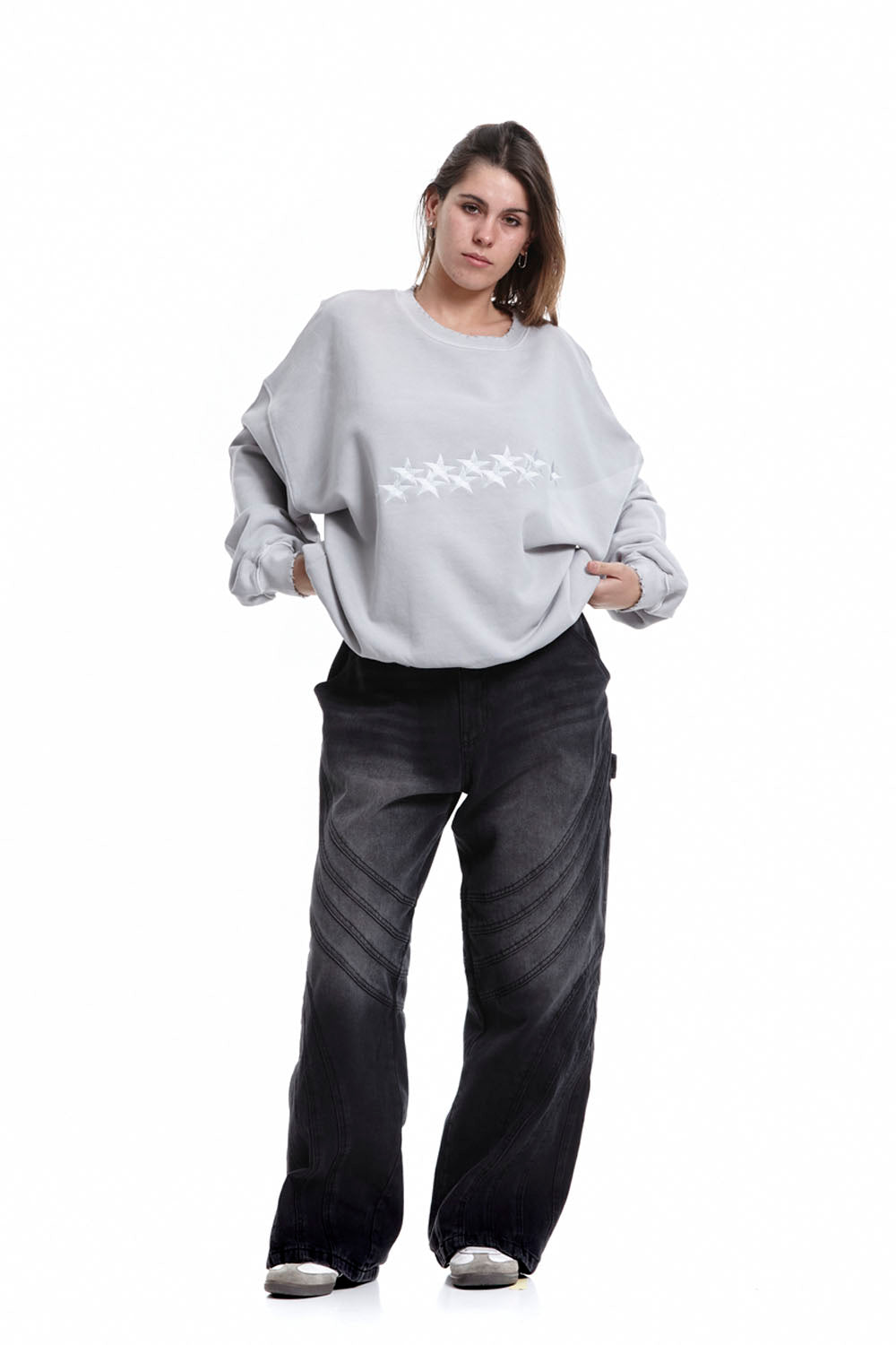 STARS CREWNECK PALE GRAY