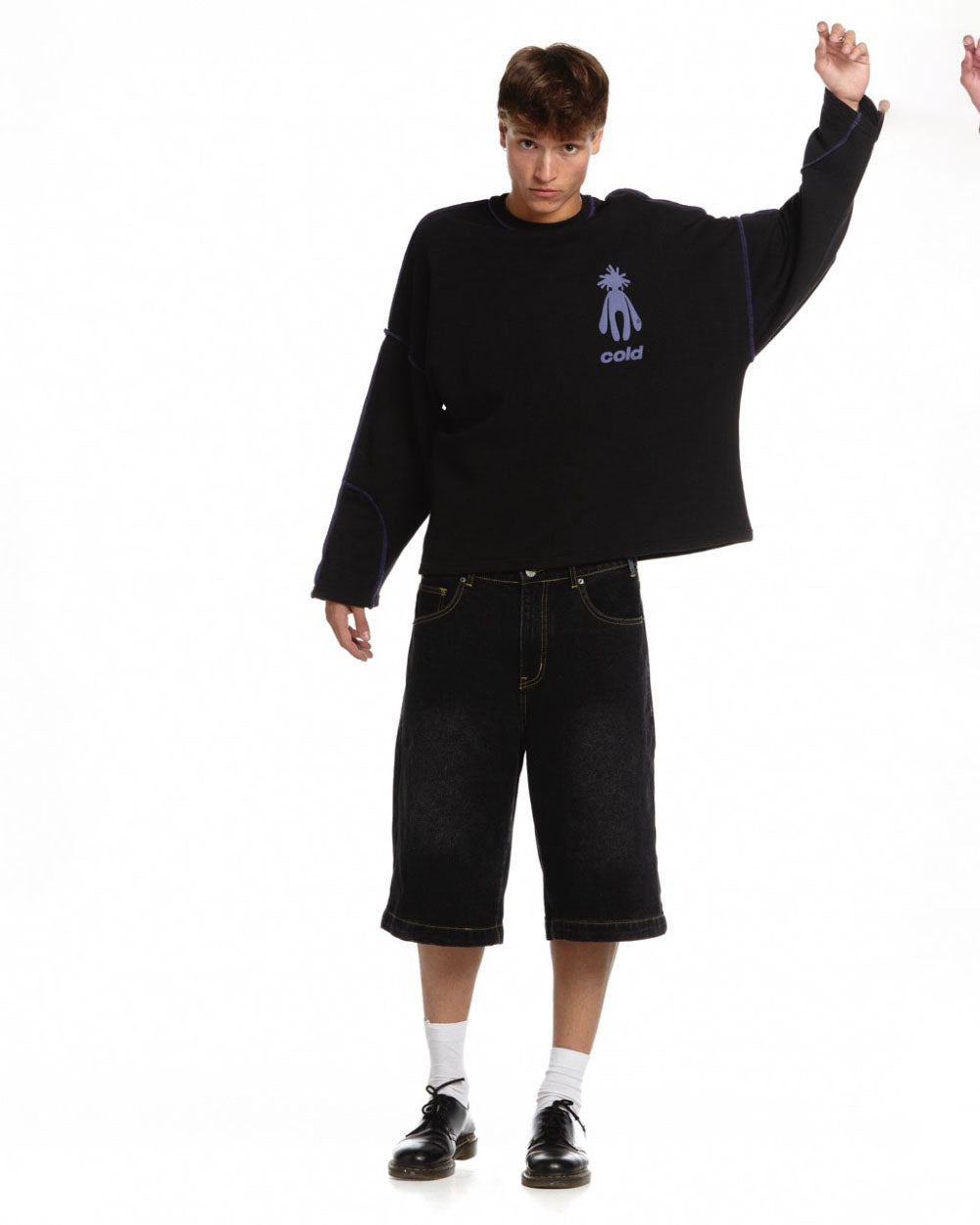 new-in-town-crewneck-black6.jpg