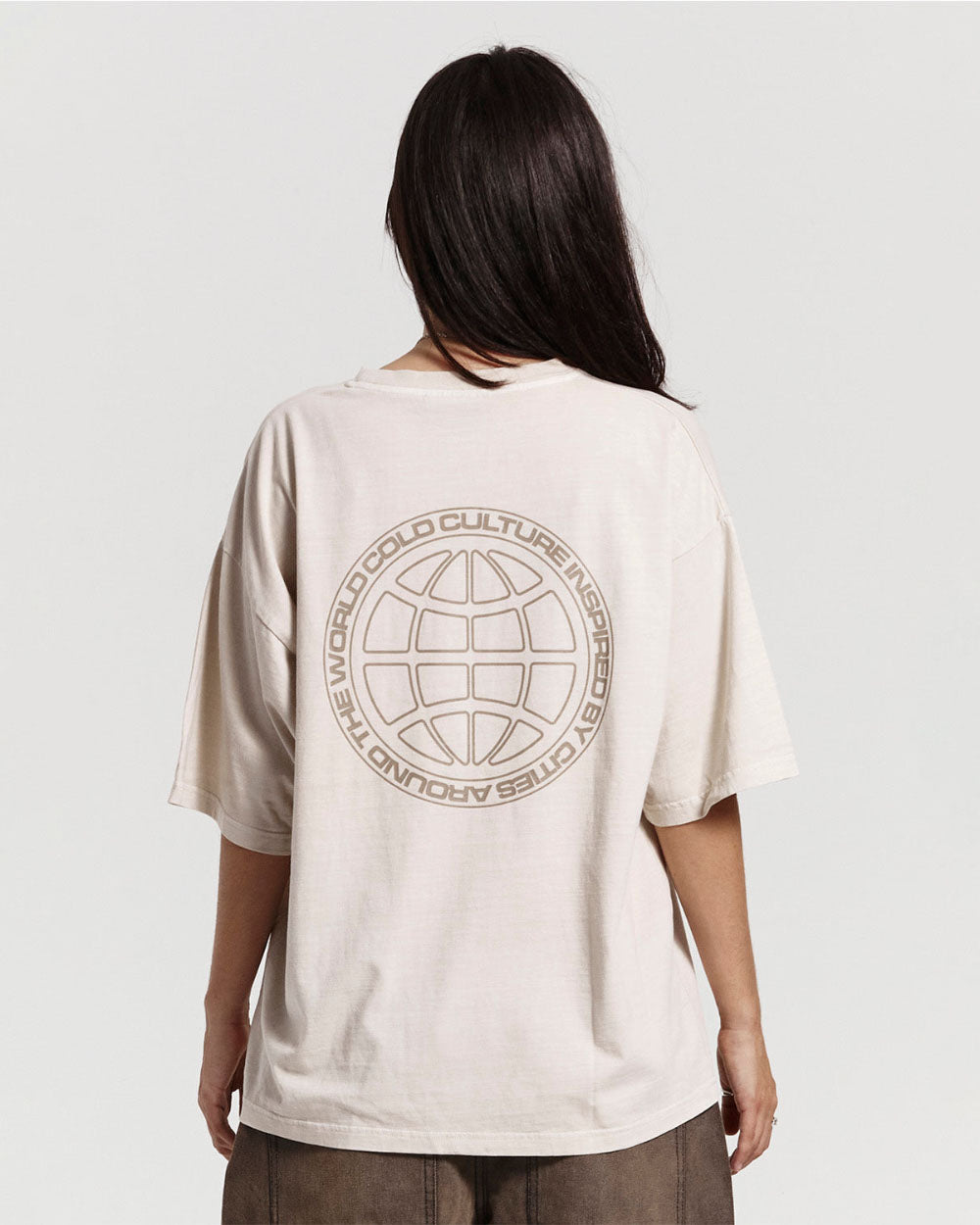 _0090_globe-tee-dust-grey6.jpg