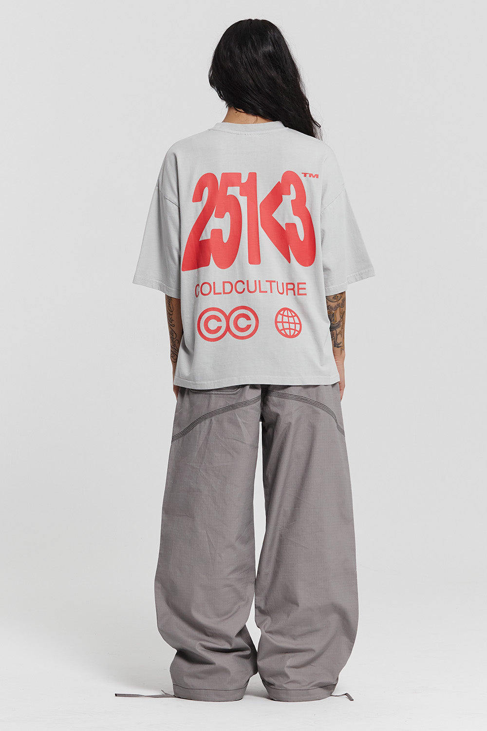 NUMBER PERSPECTIVE TEE ULTRA LIGHT GREY