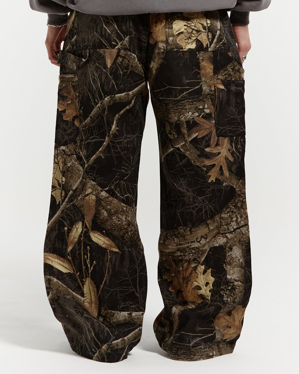 V1 CARPENTER PANTS REALTREE BLACK