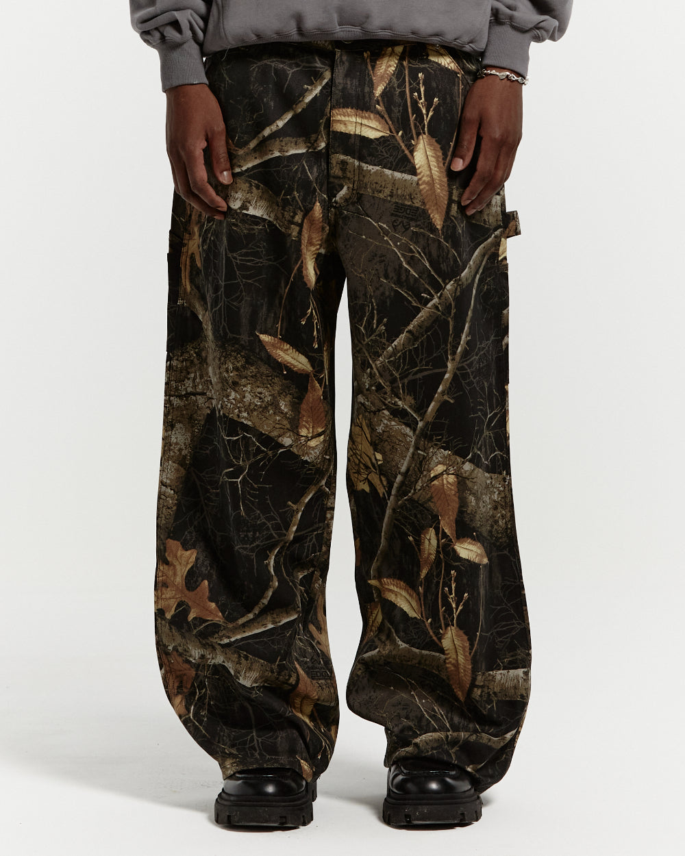 V1 CARPENTER PANTS REALTREE BLACK