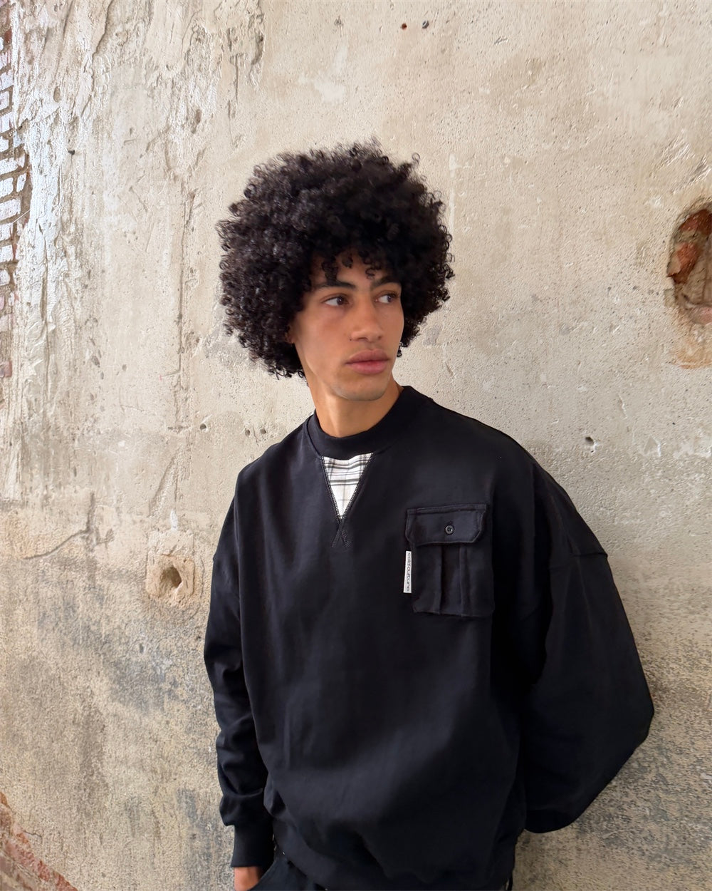 AUTHORITY CREWNECK BLACK