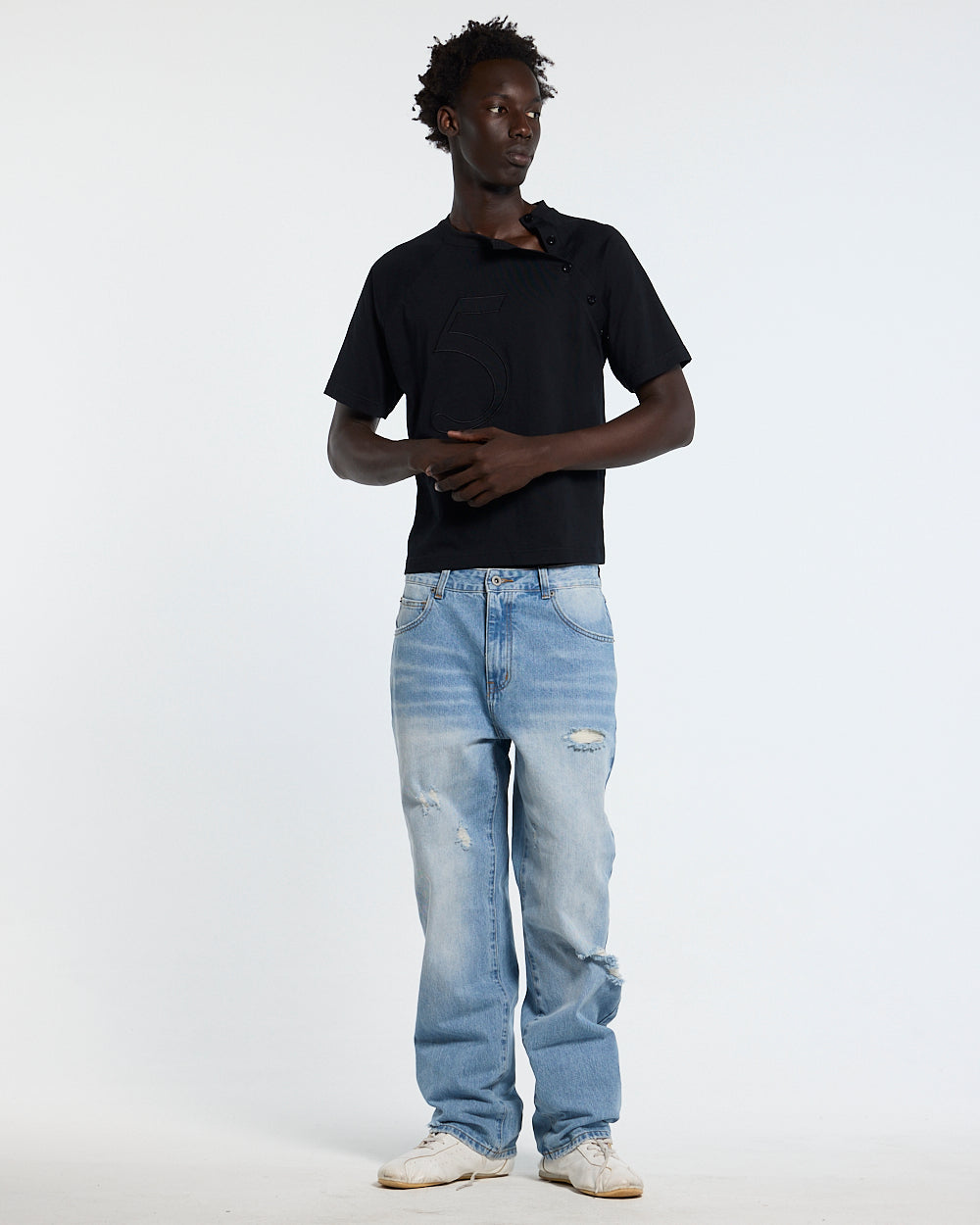 UNIT 05 TEE BLACK
