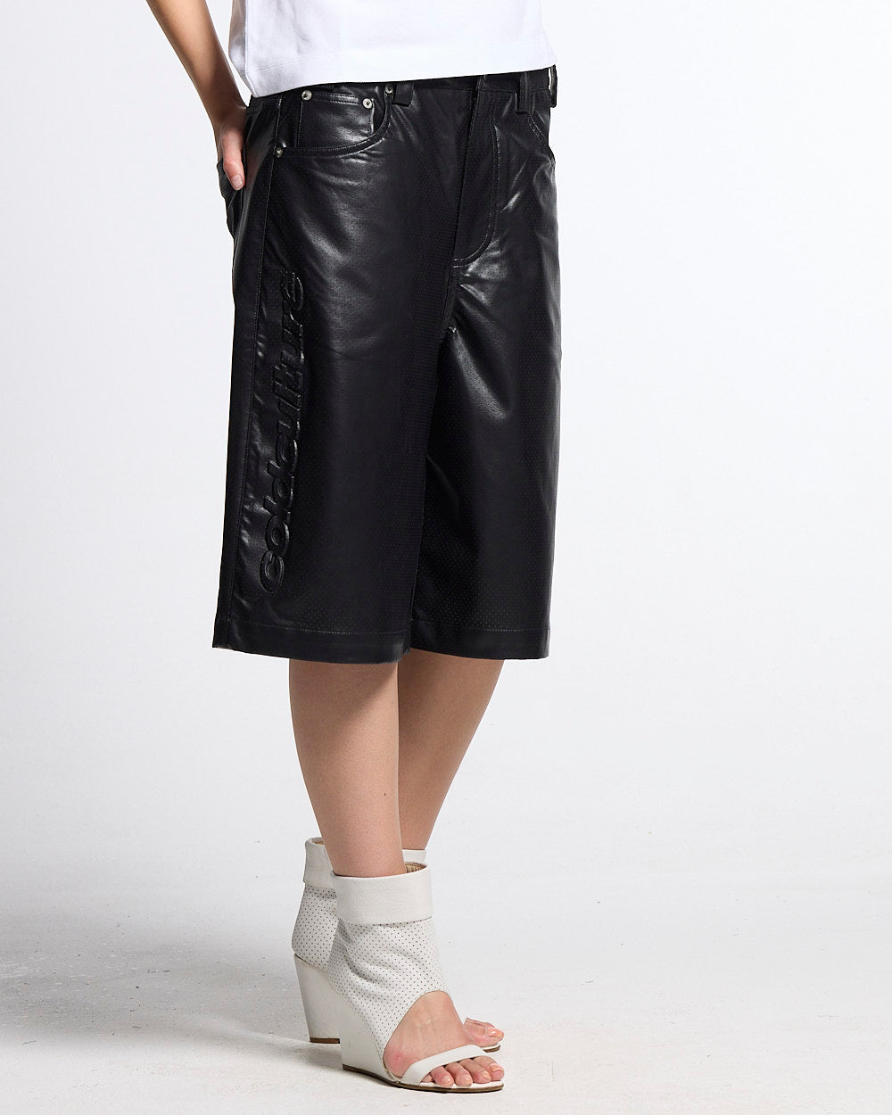 BRAVE SHORTS BLACK - Cold Culture 