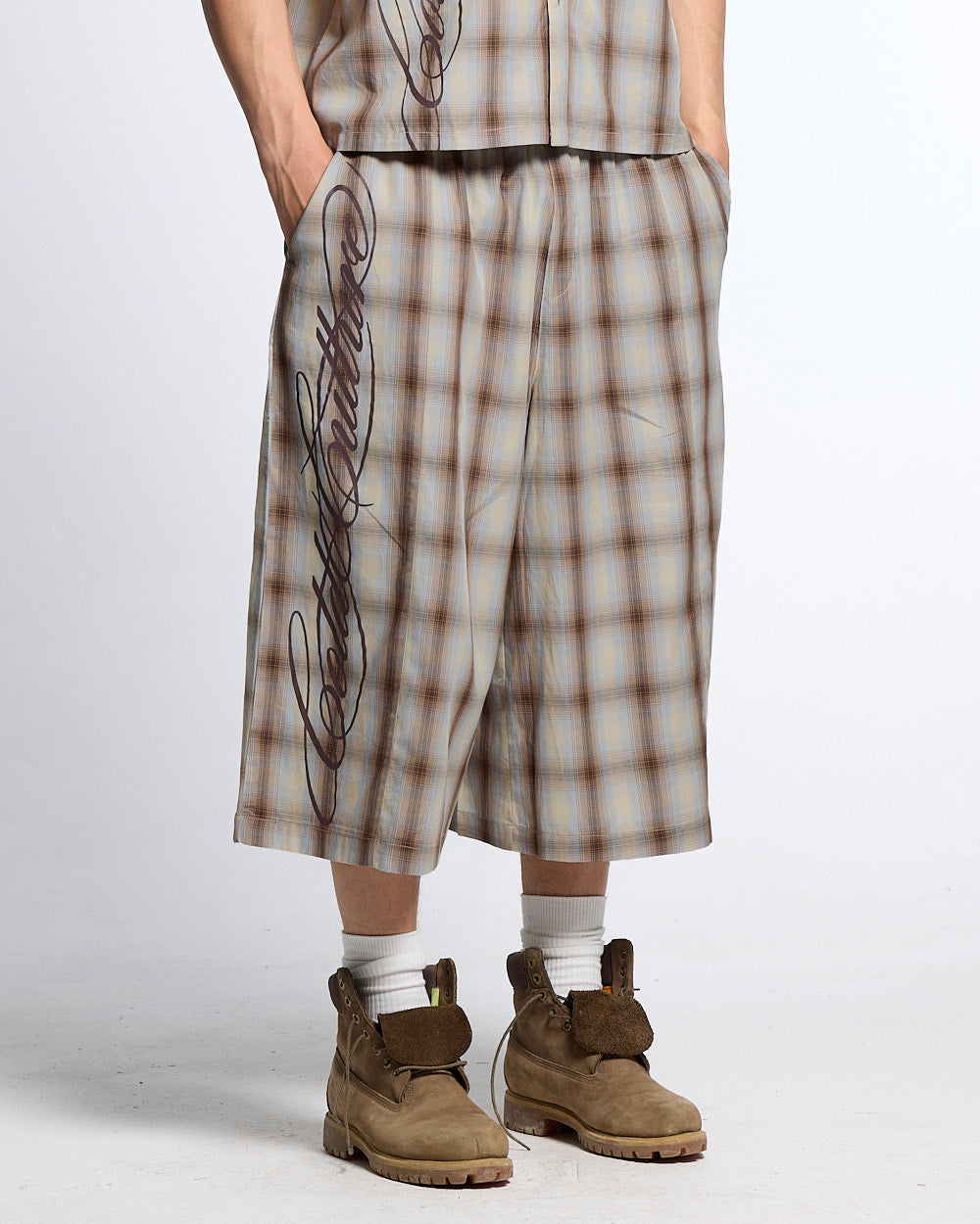 OFFICE SCRIPT SHORTS BEIGE