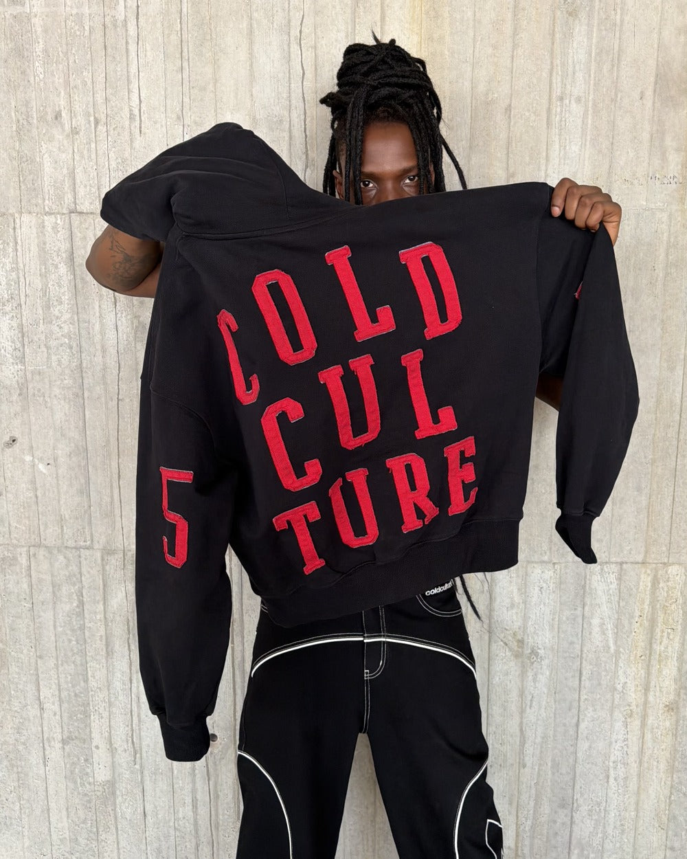 OVERTAKE HOODIE BLACK