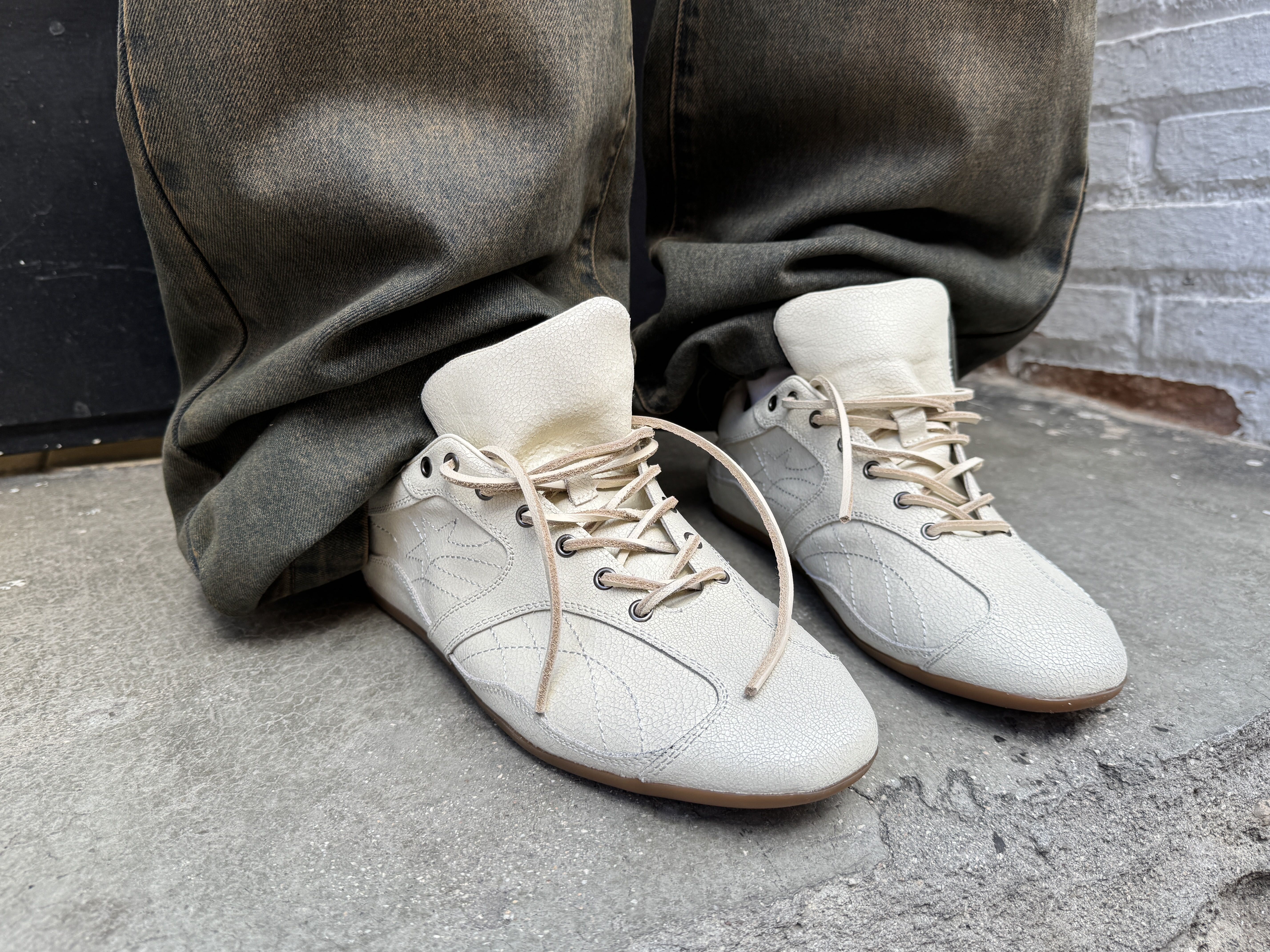 SILENT CODE SNEAKERS SUEDE WHITE
