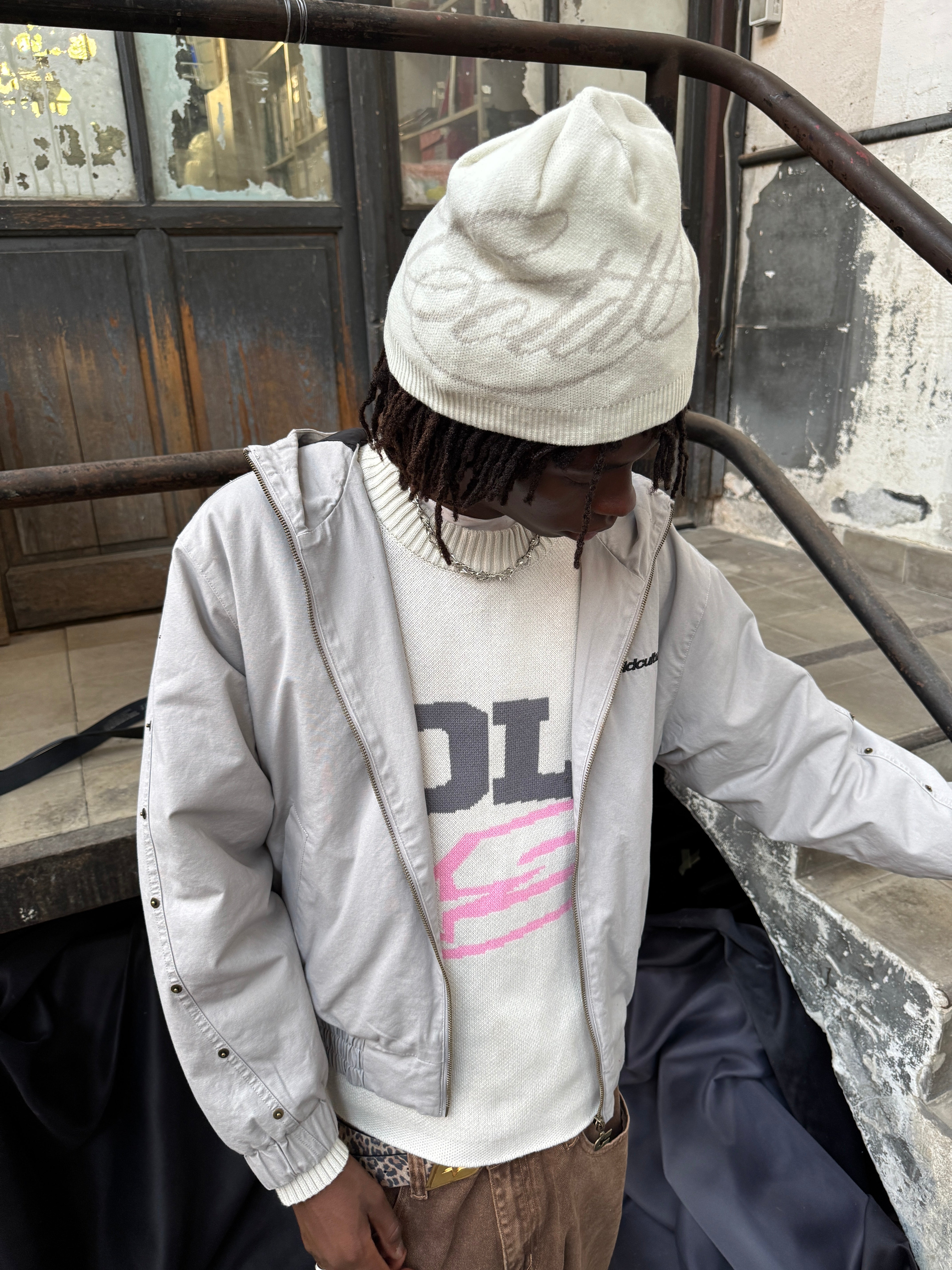 SCRIPT BEANIE GREY