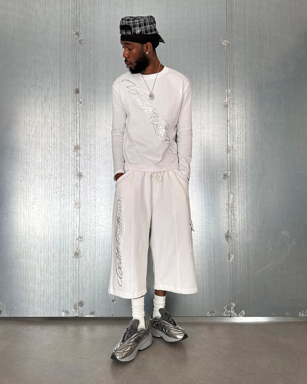ICON LONGSLEEVE TEE WHITE