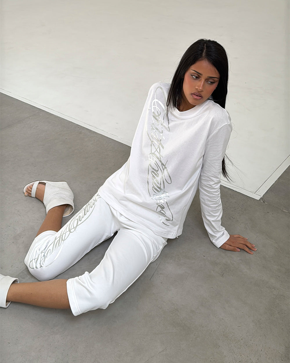ICON LONGSLEEVE TEE WHITE