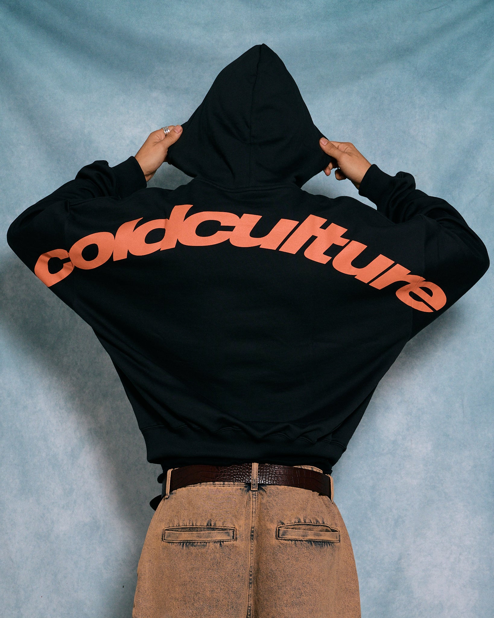 CURVED HOODIE BLACK