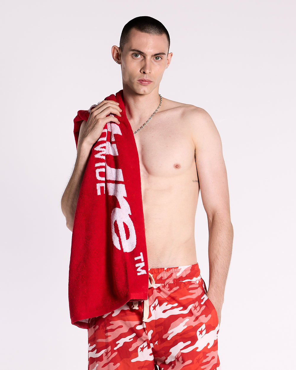 WORLDWIDE TOWEL VIVID RED AND WHITE