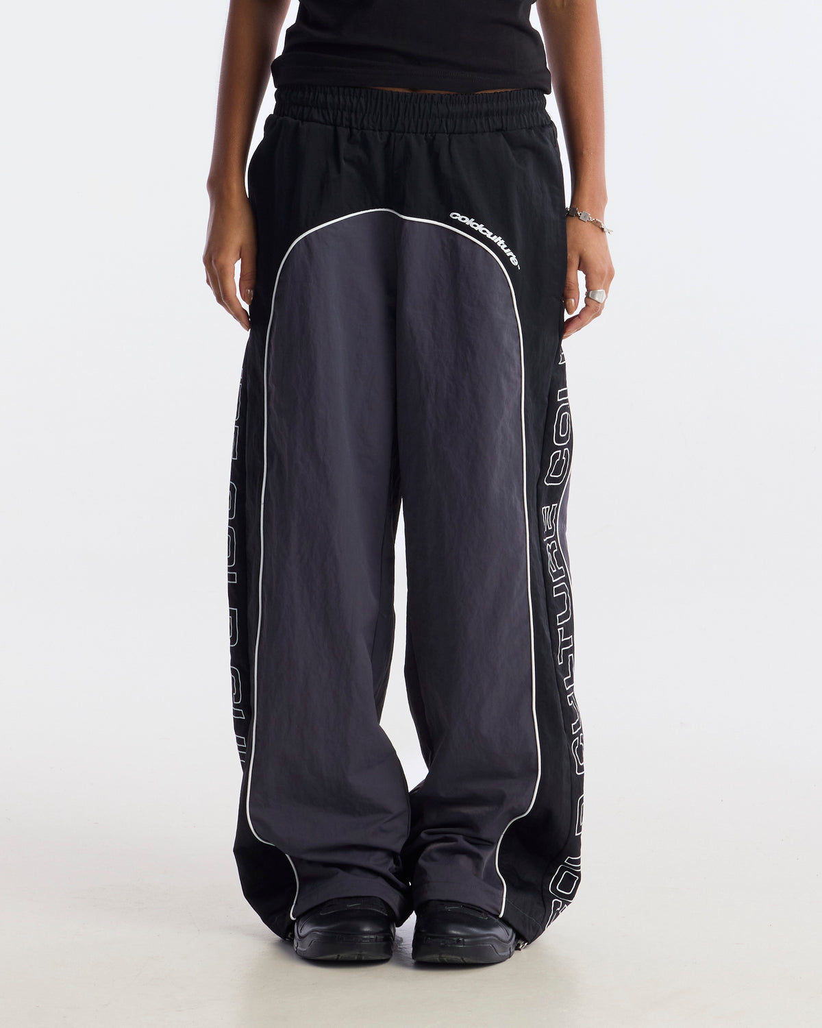 OVERCUT SWEATPANTS BLACK