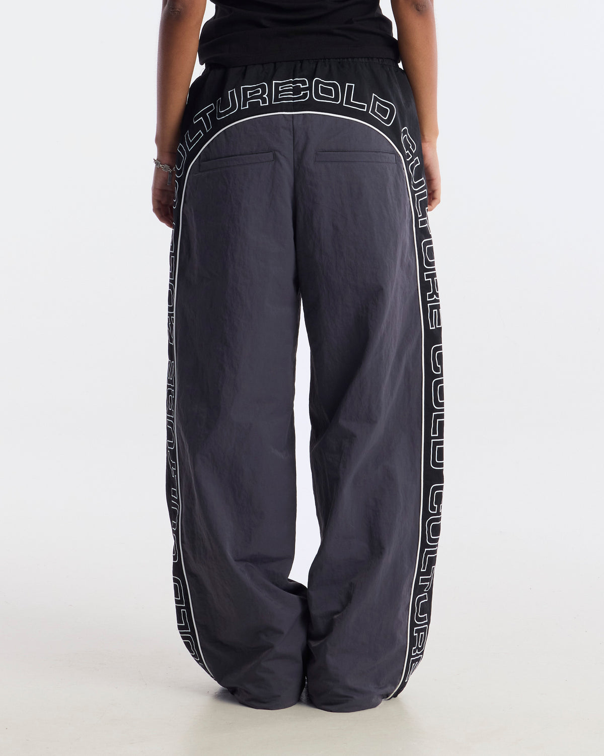 OVERCUT SWEATPANTS BLACK