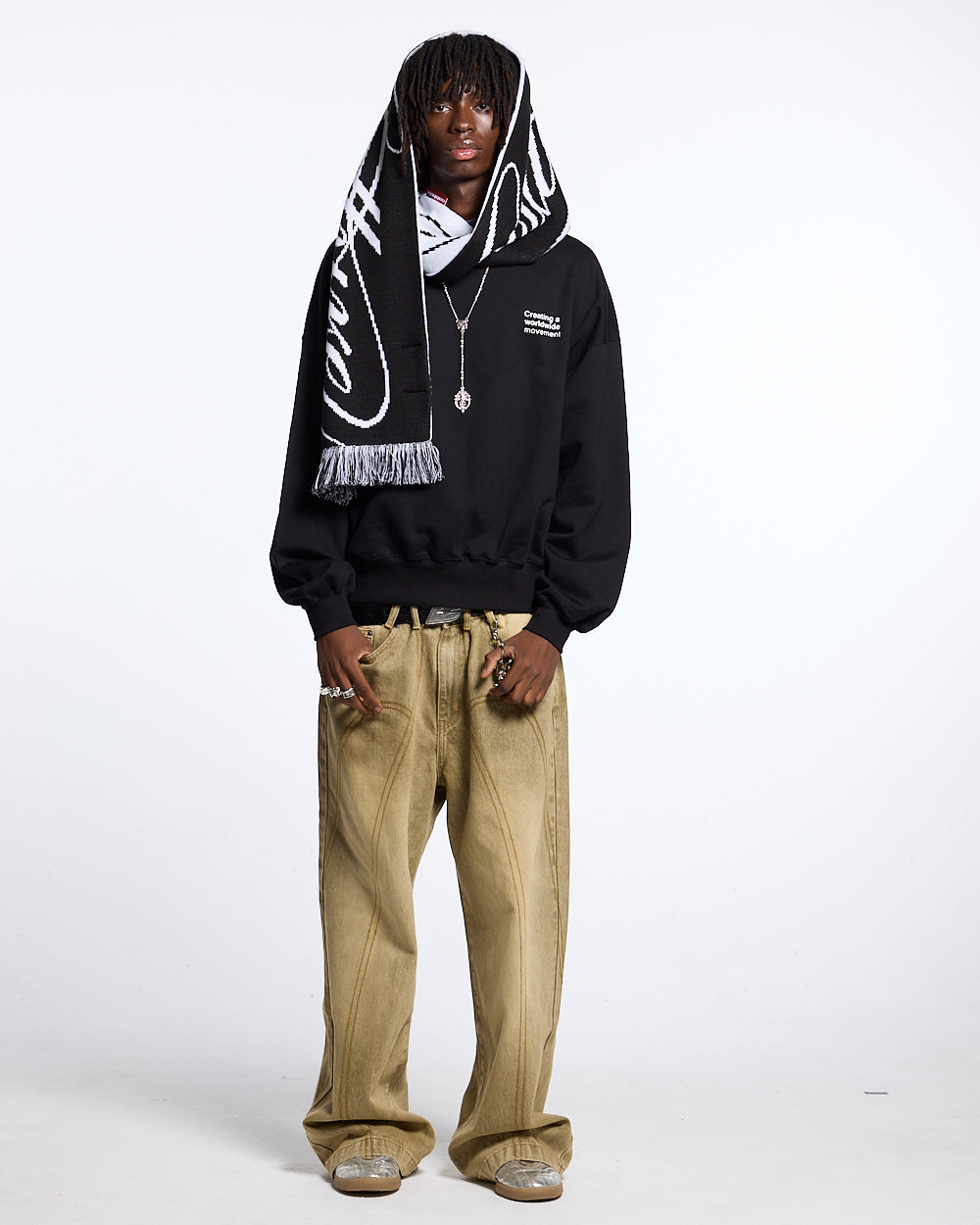 SCRIPT DOUBLE SIDE SCARF BLACK & WHITE