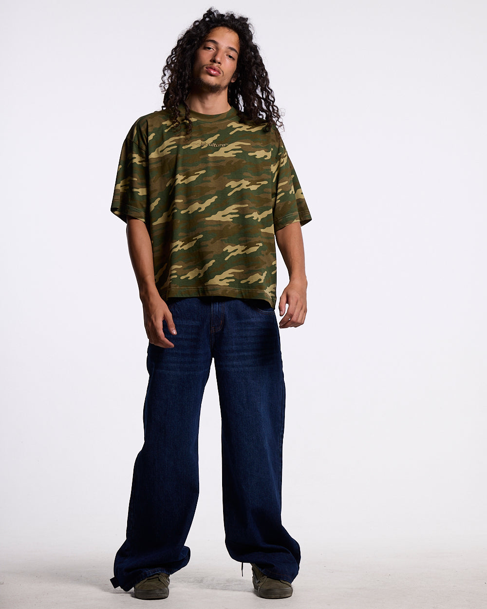 DISTRESS CURVED TEE CAMO