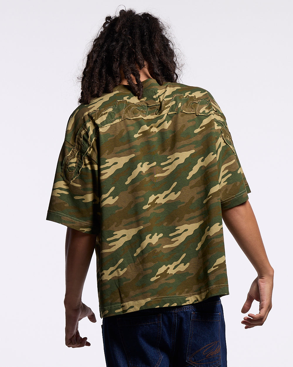 DISTRESS CURVED TEE CAMO