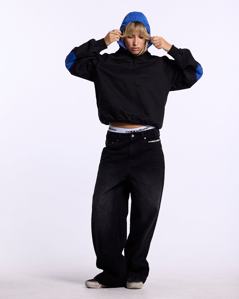 INTERCEPT CREWNECK BLACK AND NAVY - Cold Culture #woman