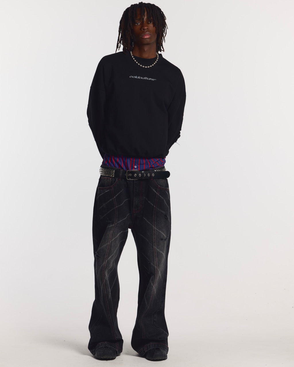 DISTRESS CURVED CREWNECK BLACK