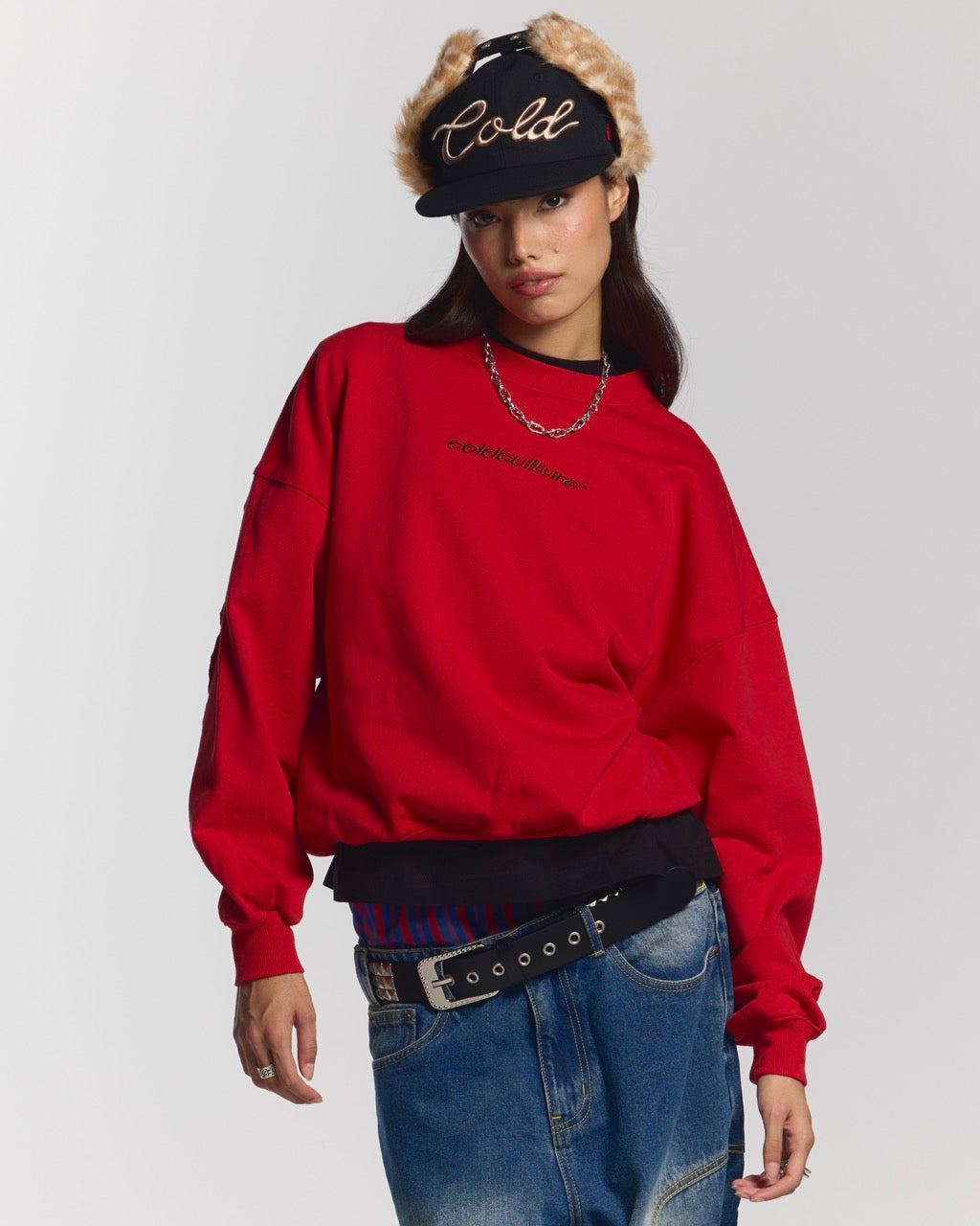 DISTRESS CURVED CREWNECK RED