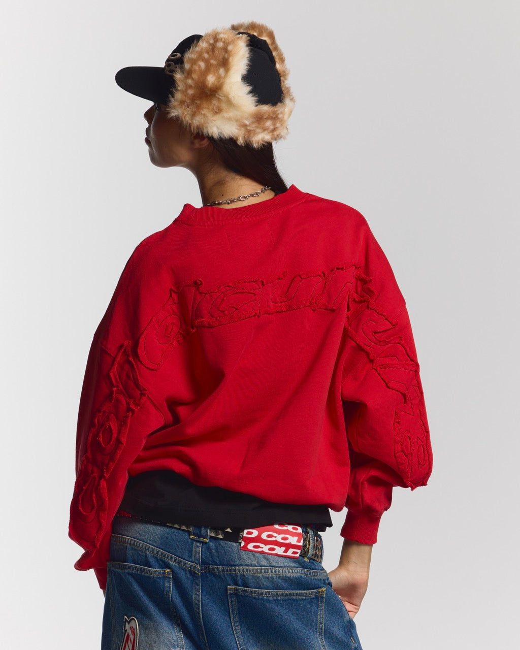 DISTRESS CURVED CREWNECK RED