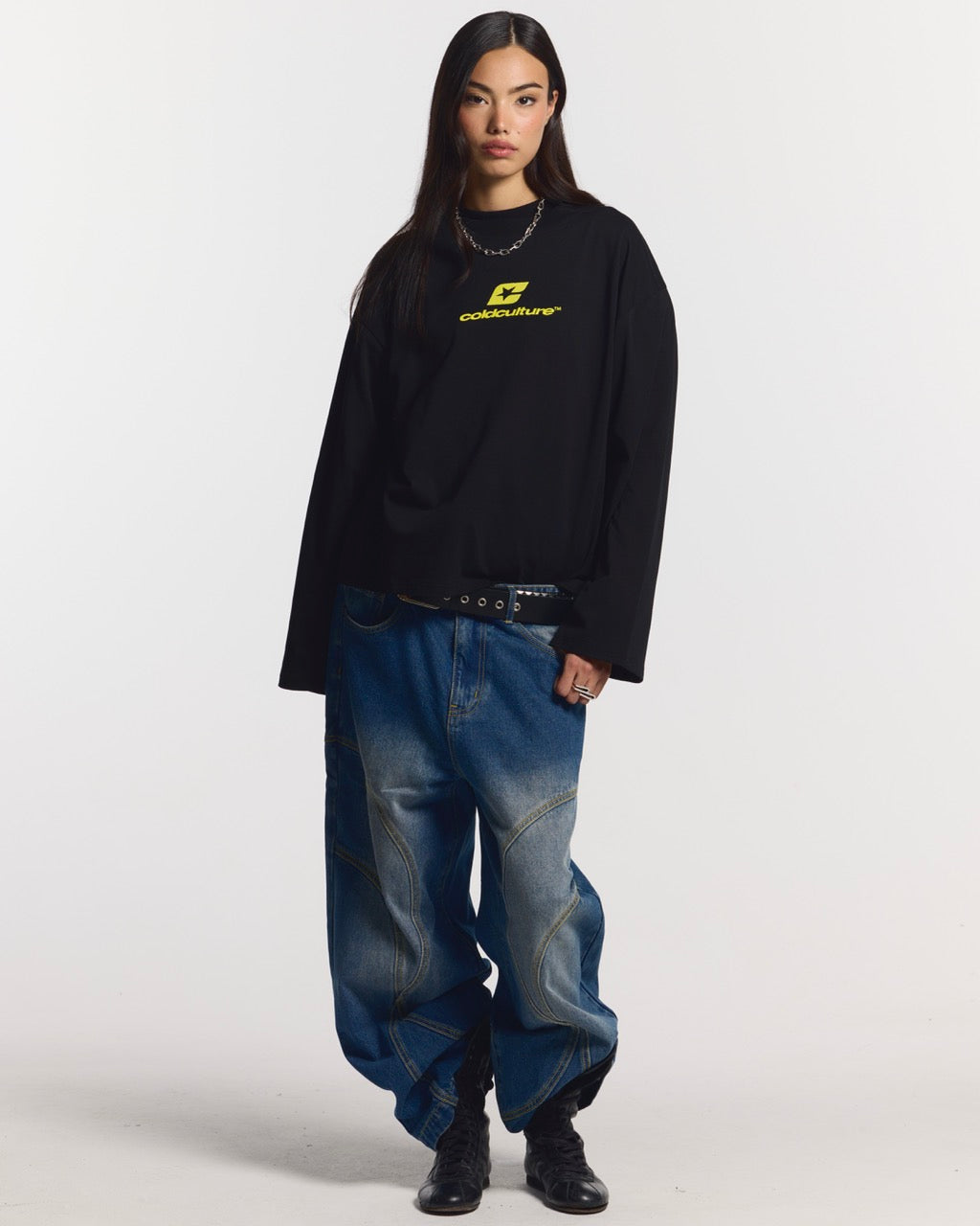 CURVED LONGSLEEVE BLACK