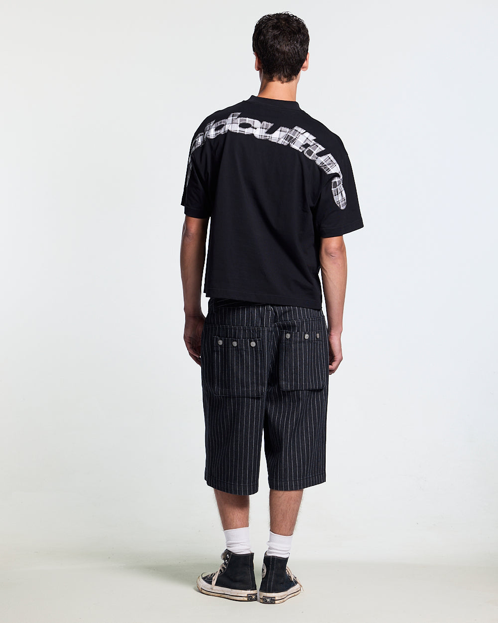 TARTAN DISTRESS CURVED TEE BLACK