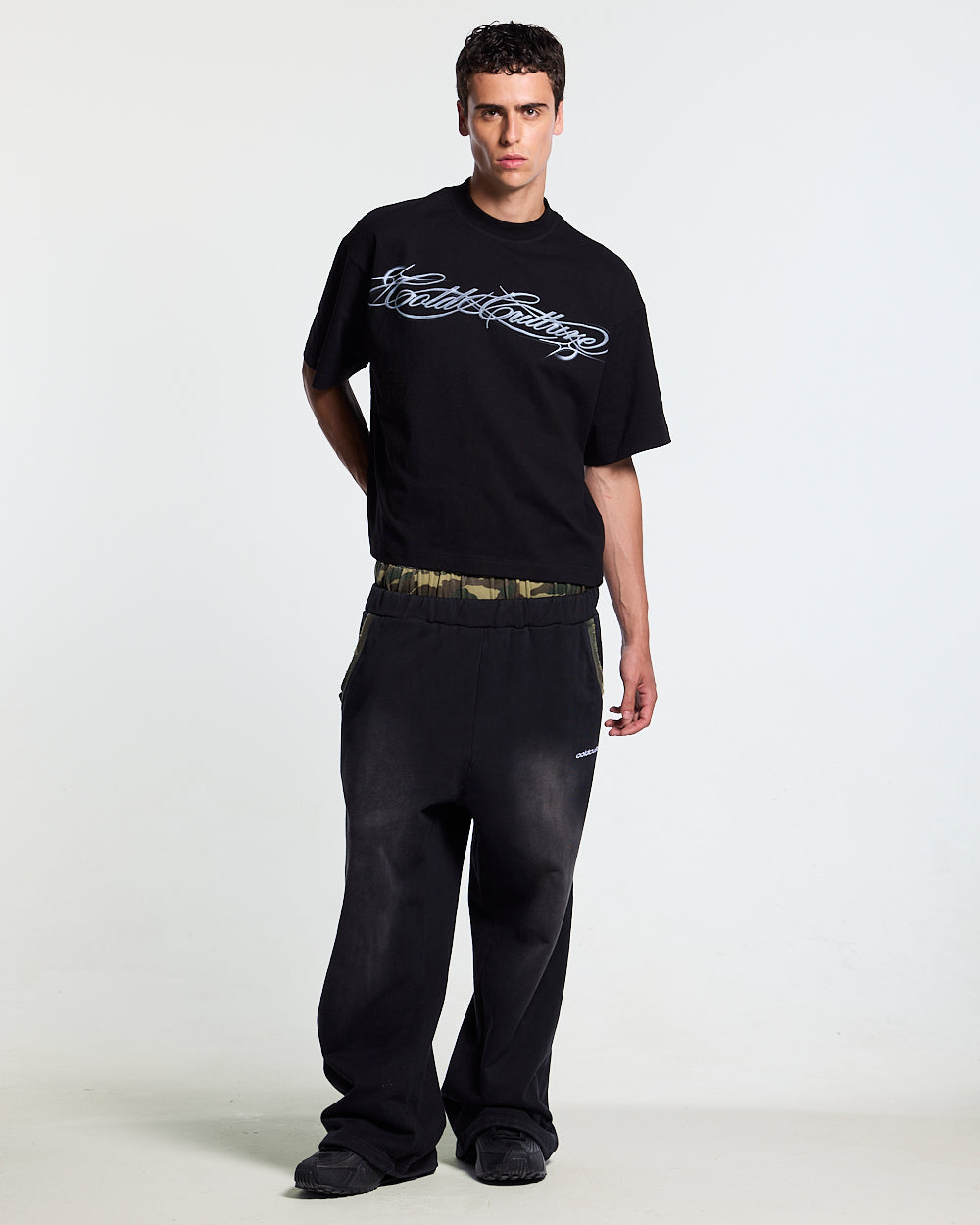 METAL SCRIPT TEE BLACK