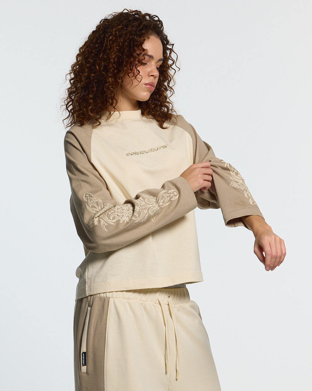 TRIBAL LONGSLEEVE GREY & OFF WHITE