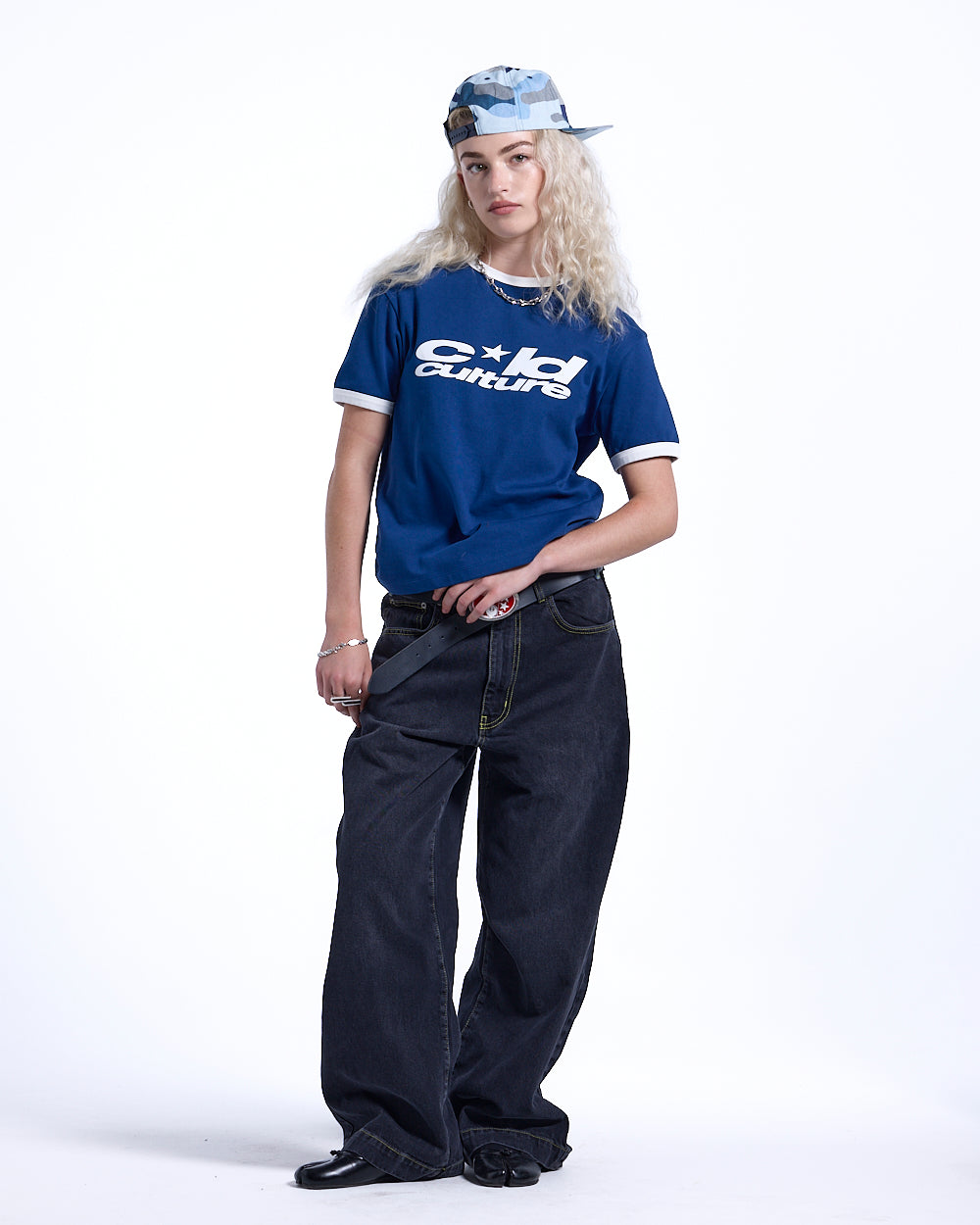 HARPER TEE DARK BLUE AND WHITE