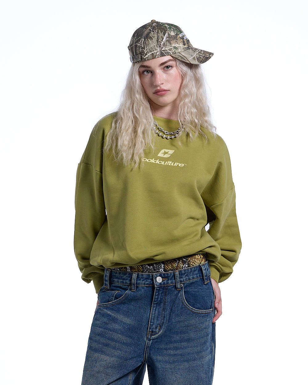 CURVED CREWNECK LIGHT GREEN