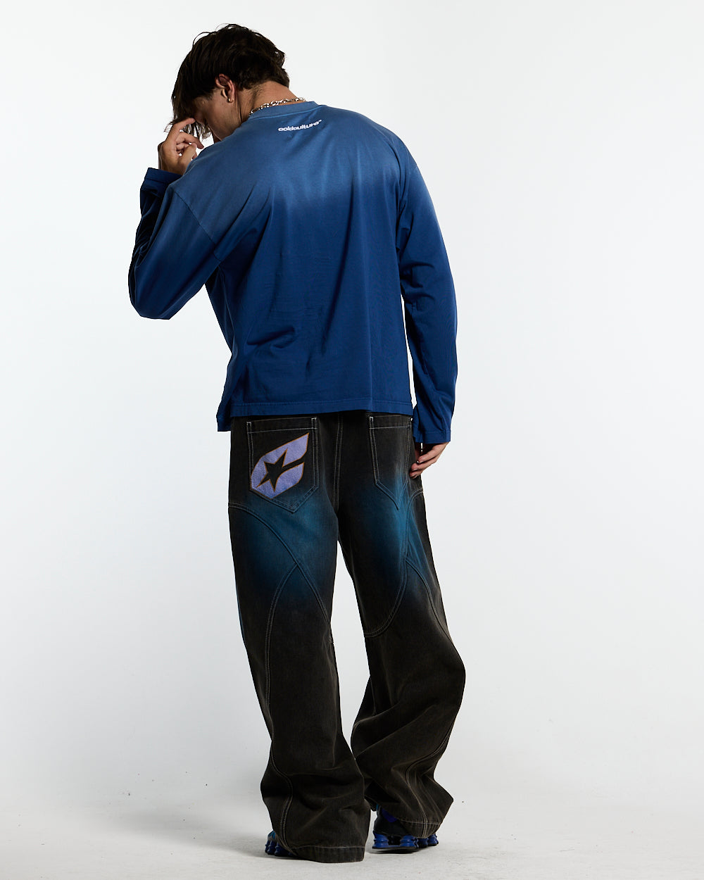 CROSSED SCRIPT LONGSLEEVE VIBRANT BLUE