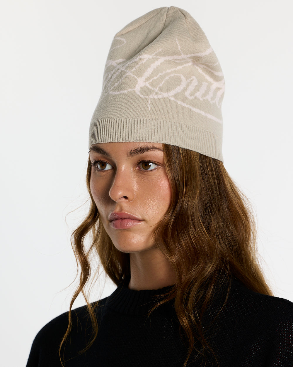 SCRIPT BEANIE BEIGE