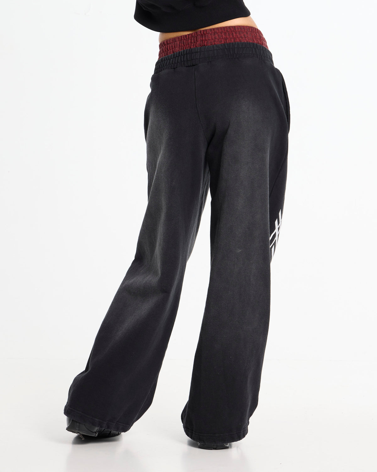 NIGHTHUNT SWEATPANTS BLACK - Cold Culture