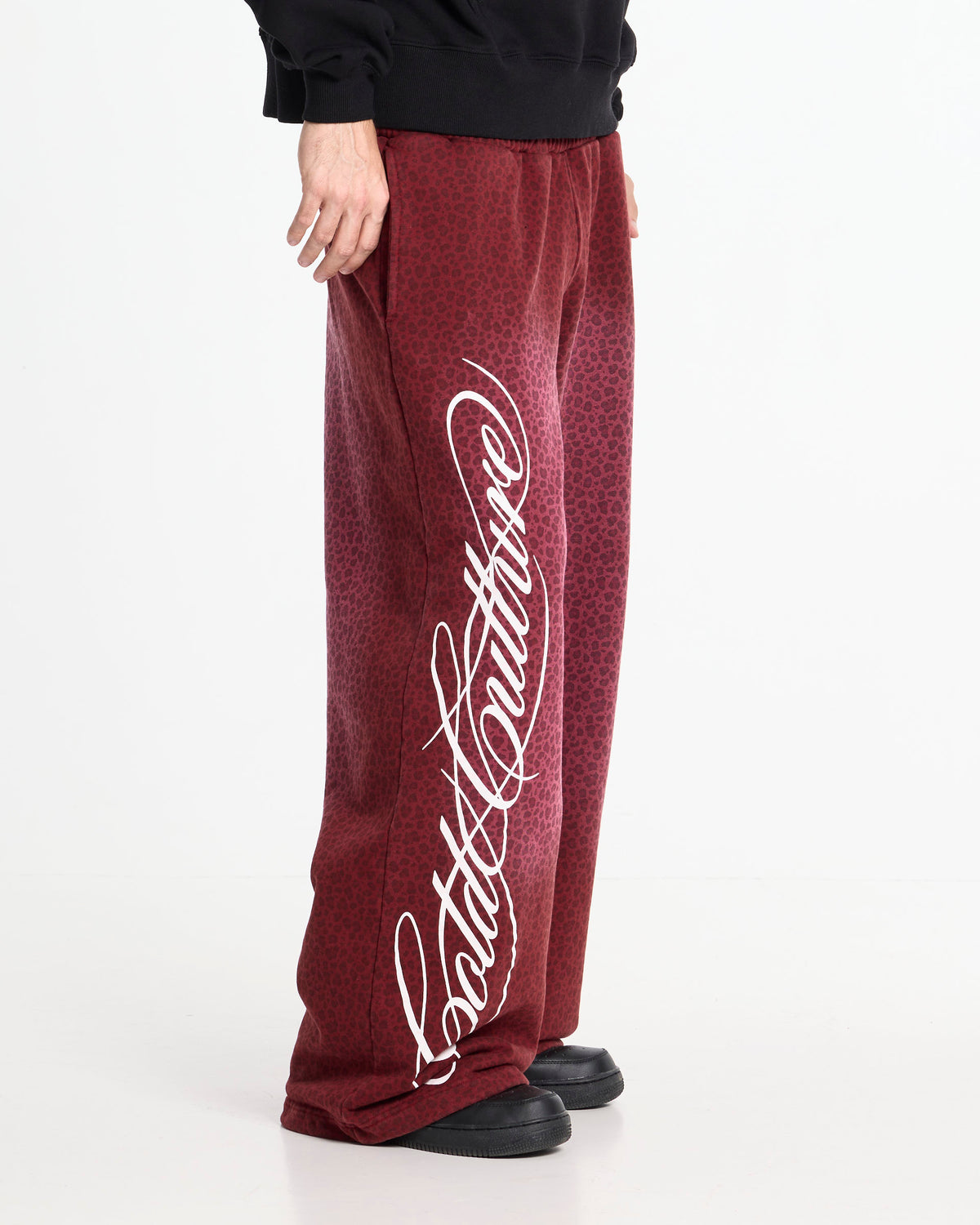 NIGHTHUNT SWEATPANTS RED - Cold Culture