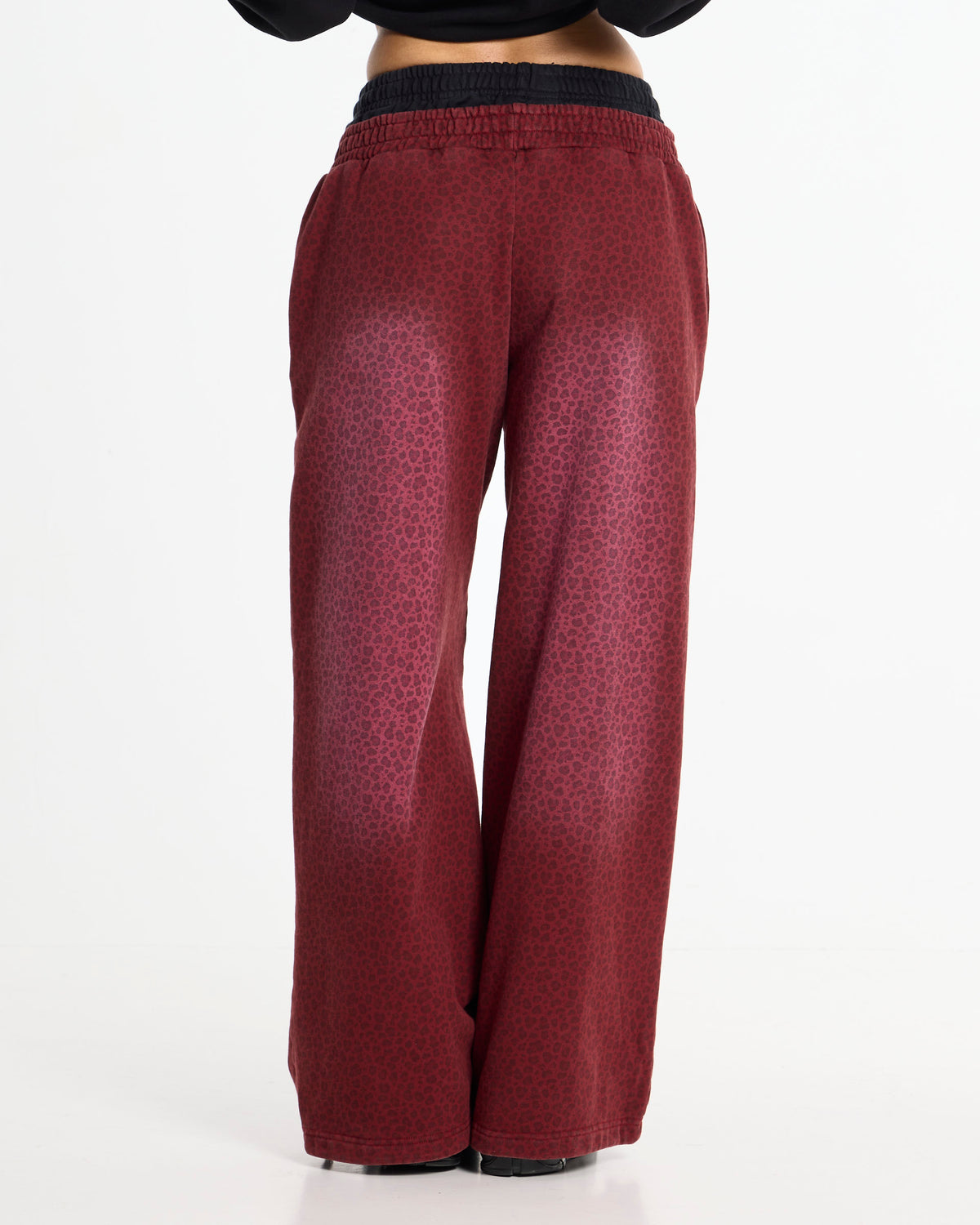 NIGHTHUNT SWEATPANTS RED - Cold Culture