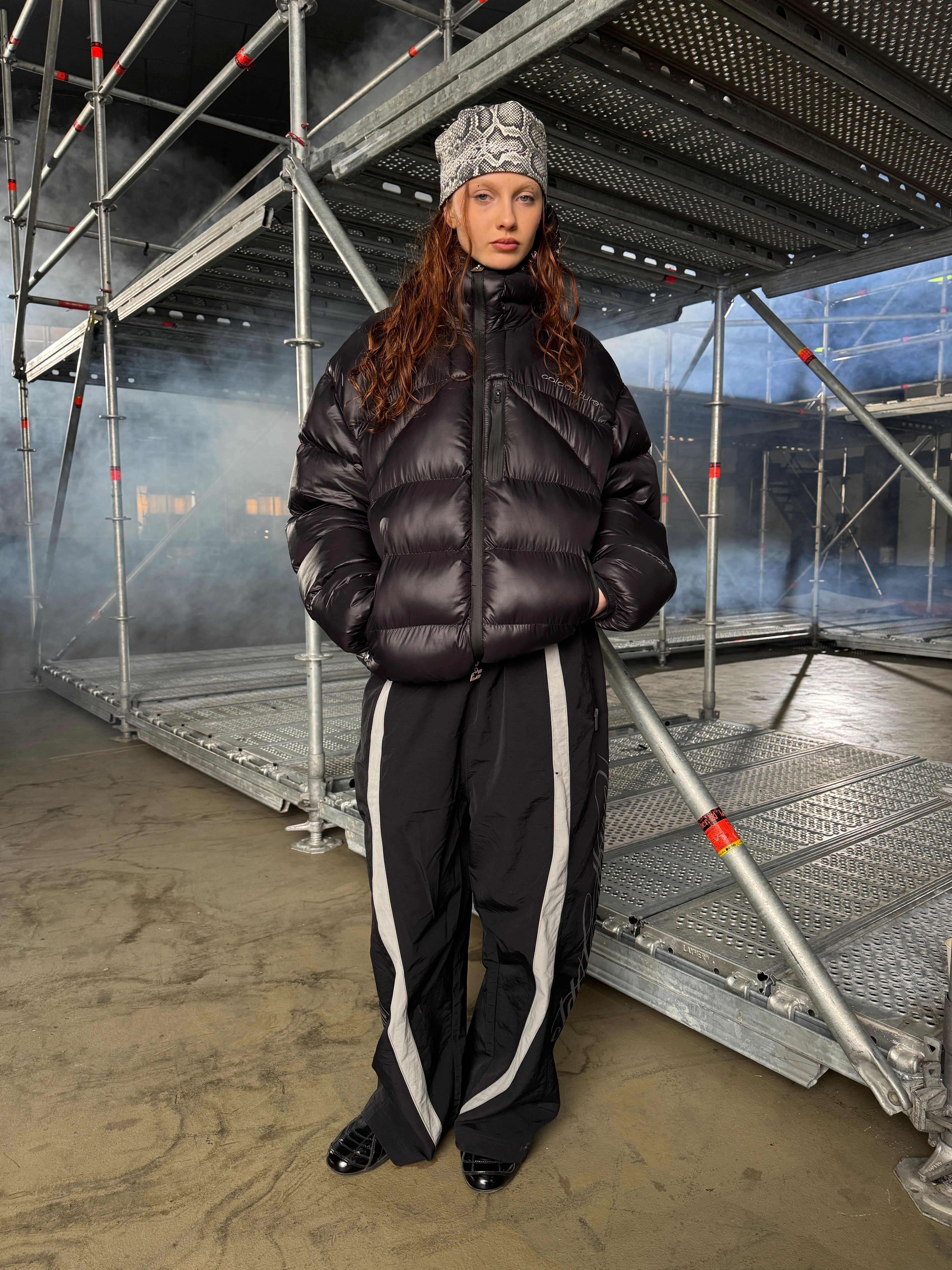 SCRIPT TECH PANTS BLACK