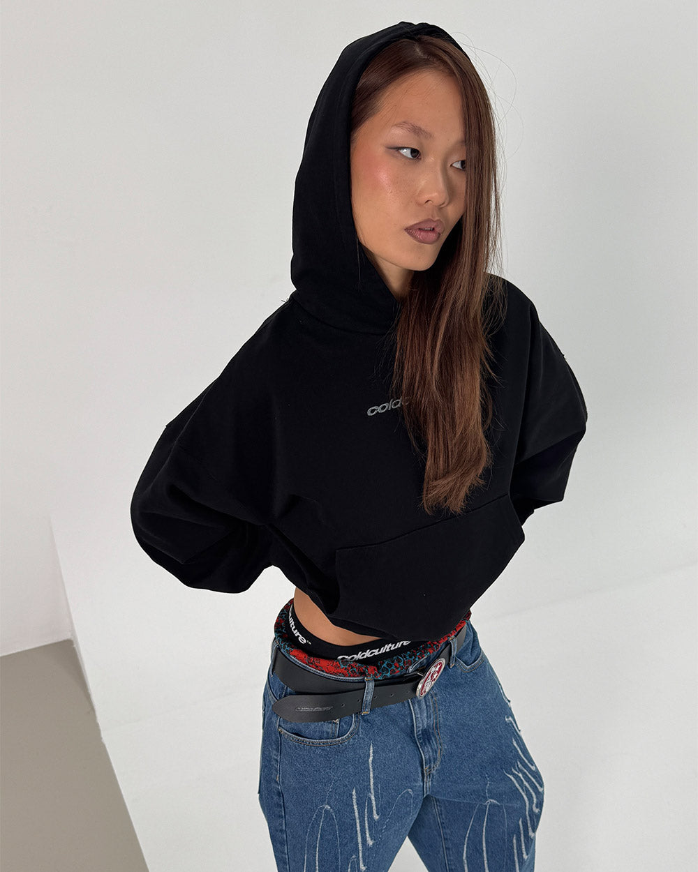 DISTRESS CURVED HOODIE BLACK