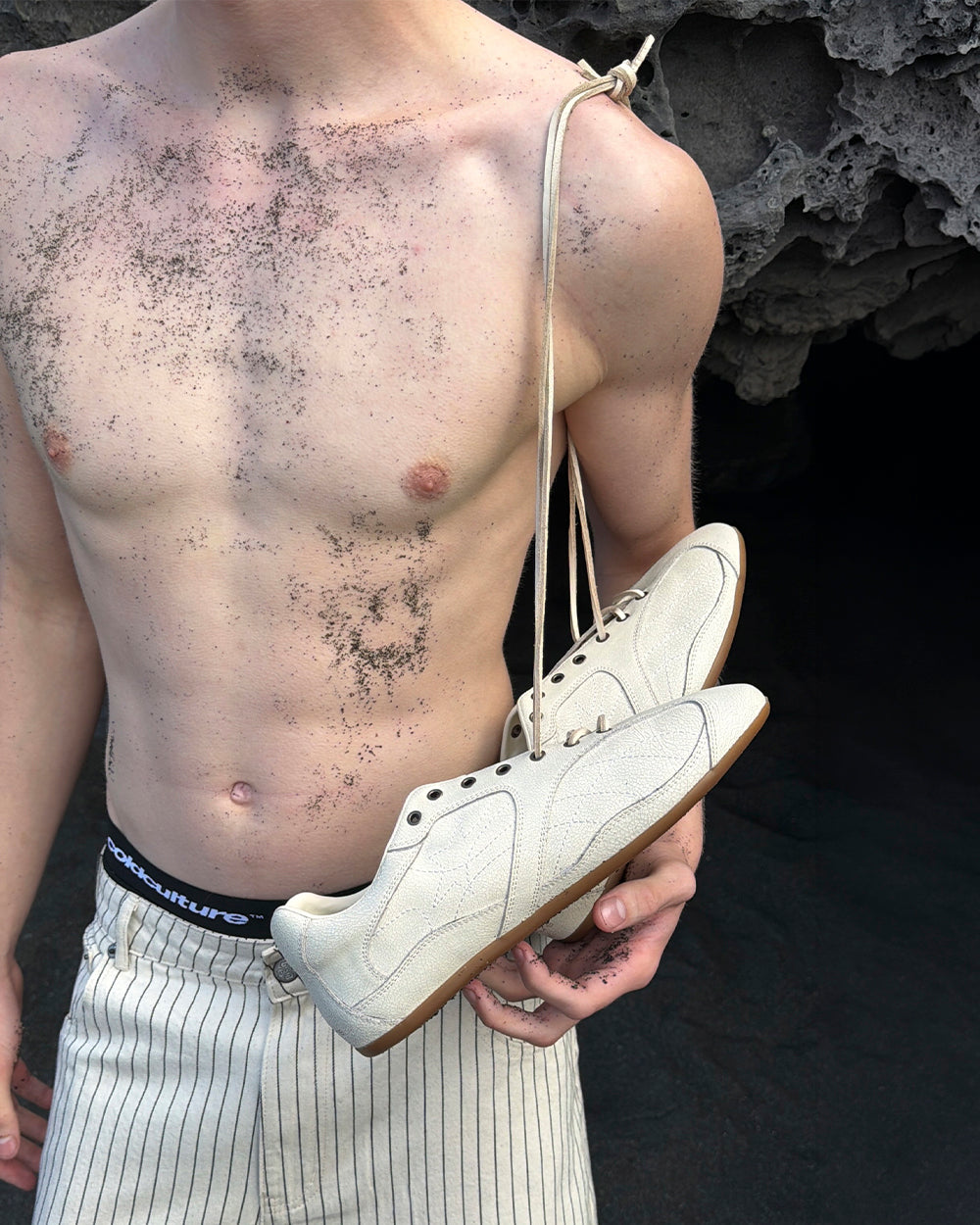 SILENT CODE SNEAKERS SUEDE WHITE