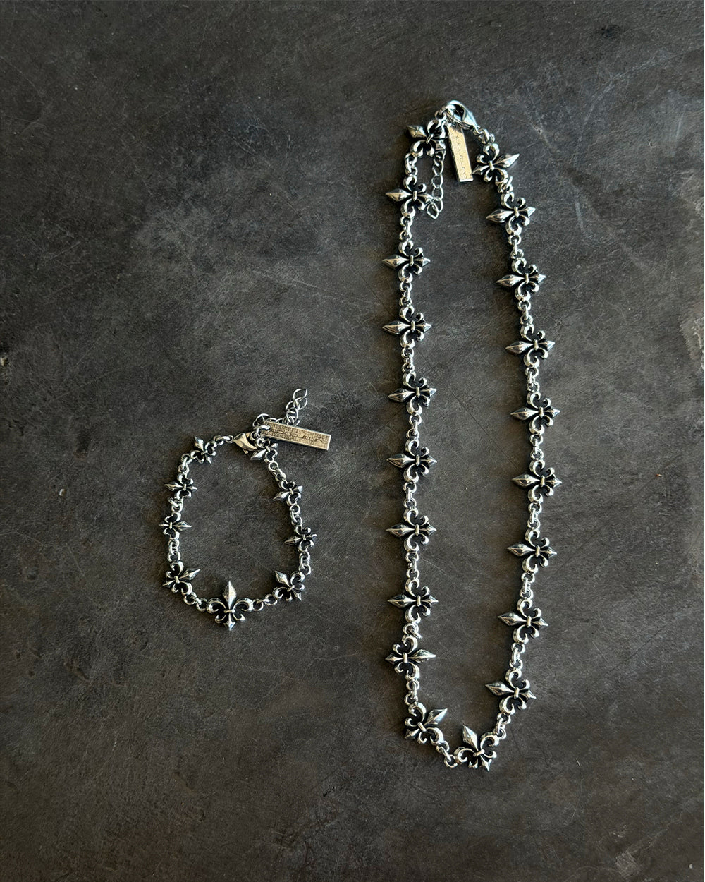 LOOSE ICON NECKLACE SILVER