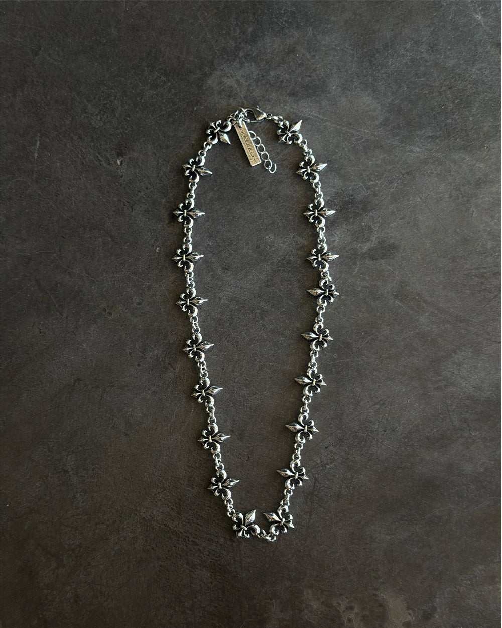 LOOSE ICON NECKLACE SILVER