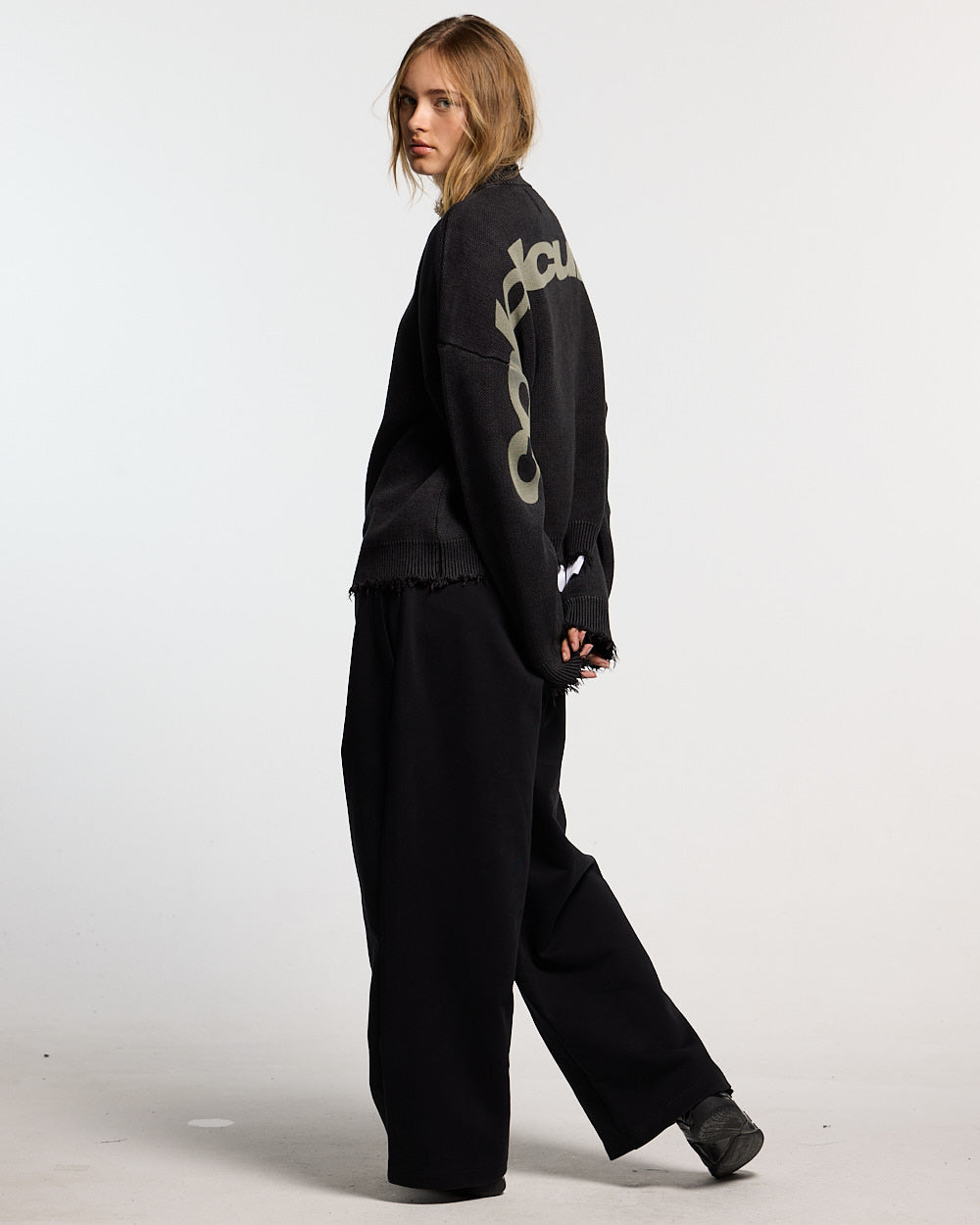 COZY CURVED KNITWEAR BLACK