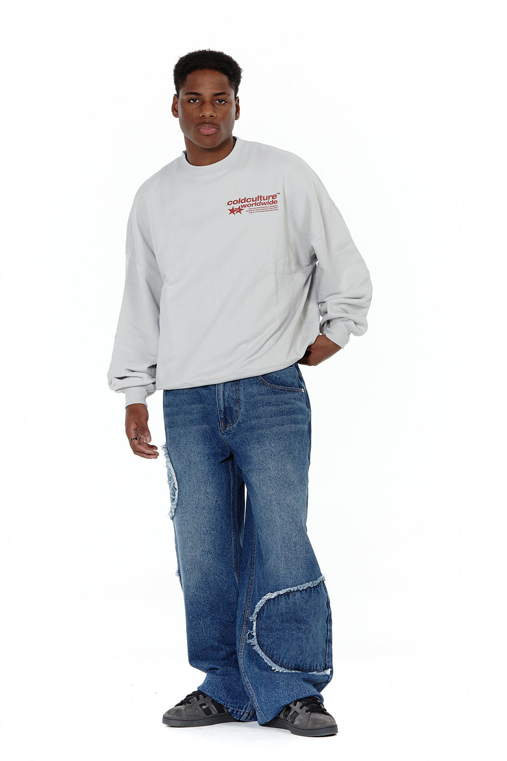 STATUS PATCH CREWNECK LIGHT GREY