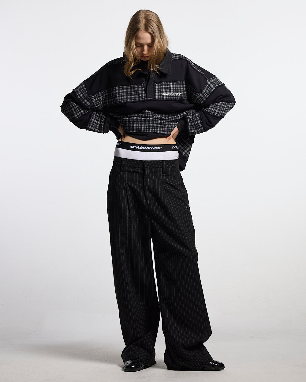 SEAM EFFECT LINE PANTS BLACK