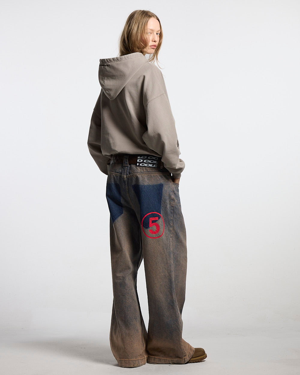 DISTRESS STARS HOODIE BEIGE