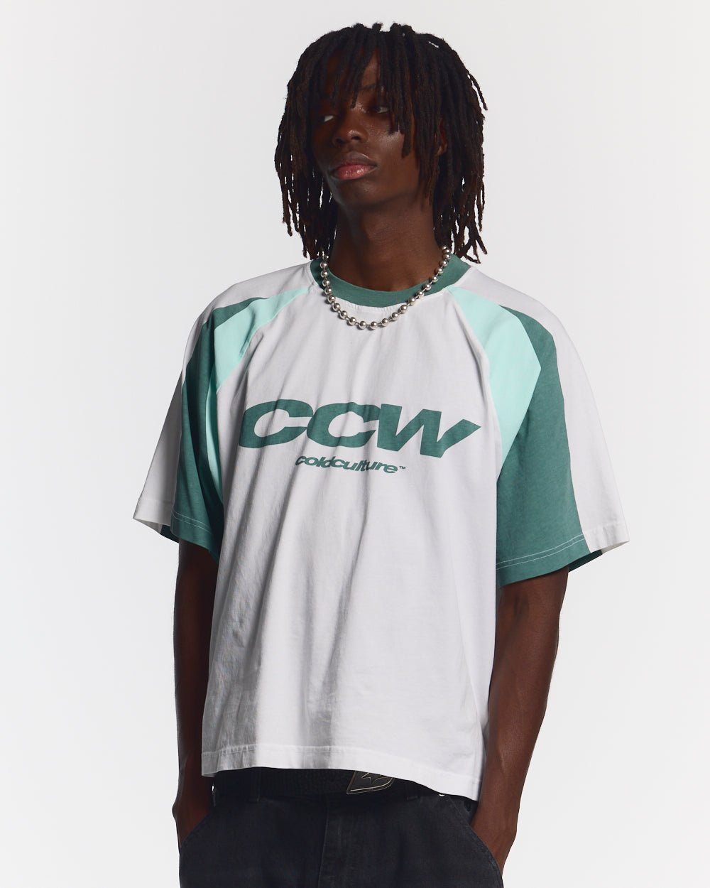 AIRBORNE TEE WHITE AND GREEN - COLD CULTURE